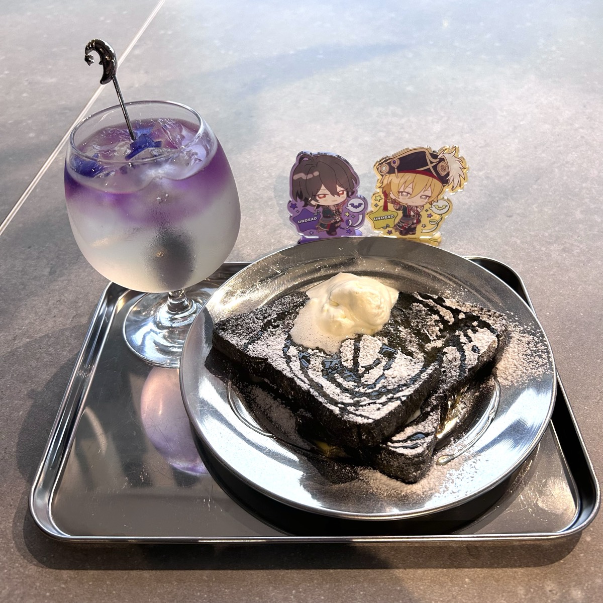 写真映え間違いなしの無機質カフェ - BOOK AND BED TOKYO SHINSAIBASHI の推し活記録